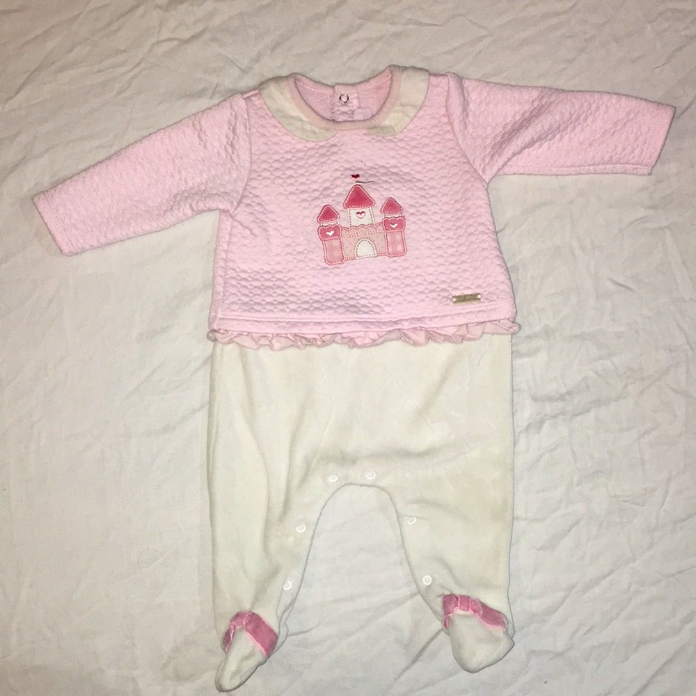Princess castle Newborn footie pajamas 💖 Don’t like the price? MAKE AN OFFER! ✨